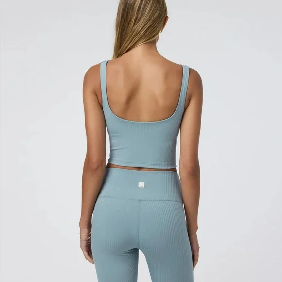 Vuori Inversion Rib Support Tank - Picture 2 of 7